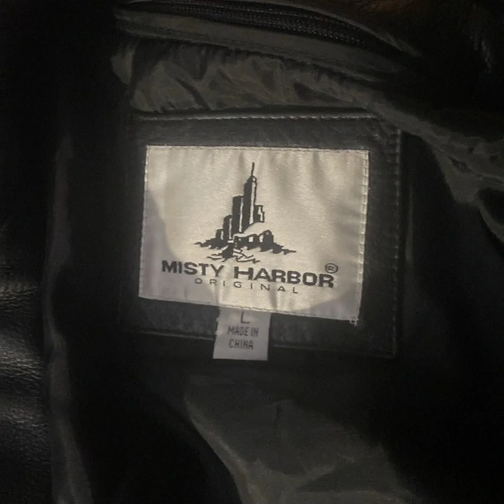 Misty Harbor black 100%leather jacket L